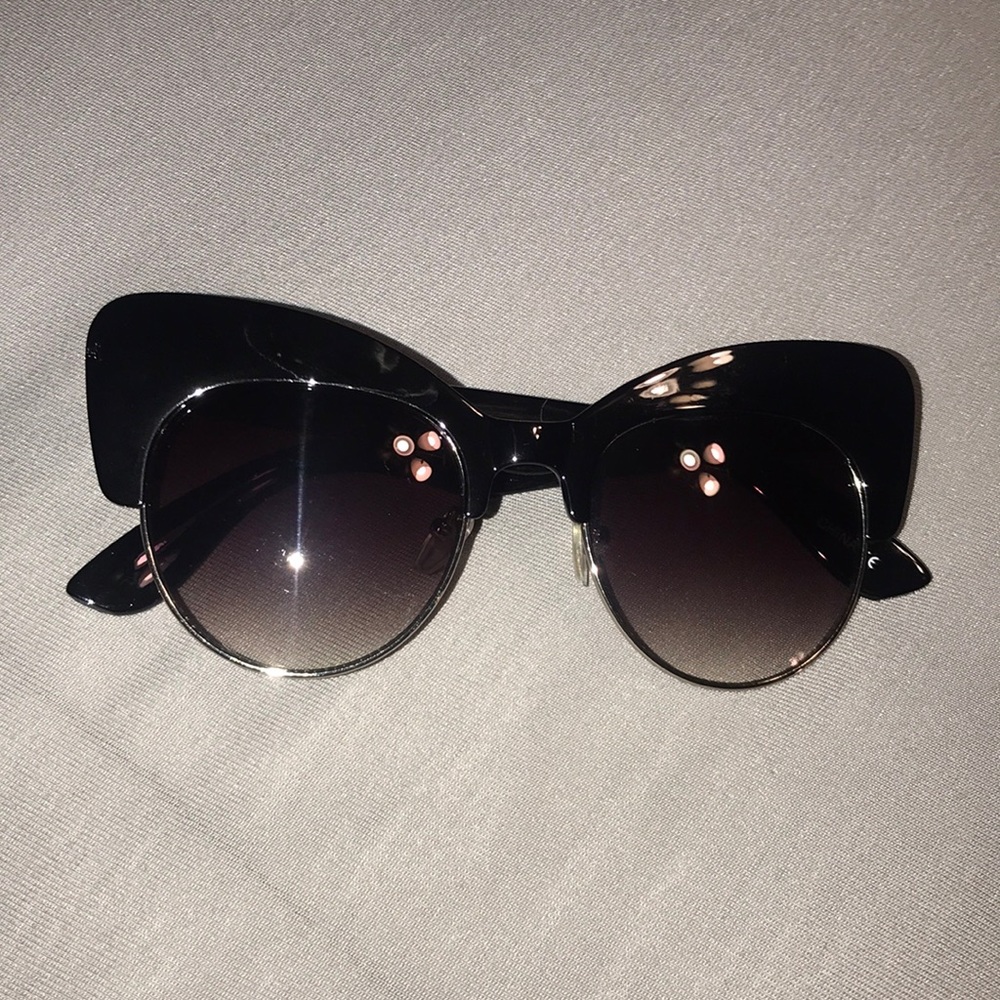 black sunnies